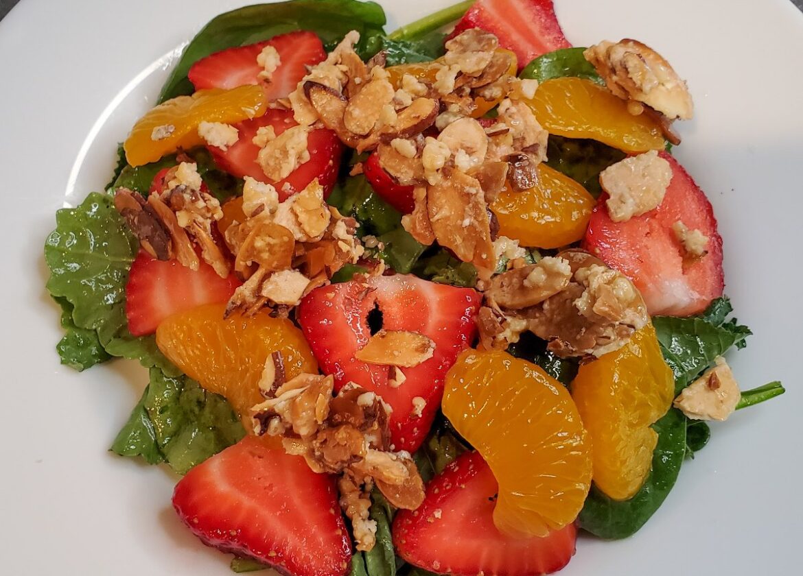 strawberry almond salad with mandarin oranges and almond croutons