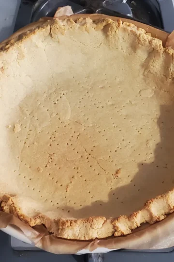 almond flour blind baked pie crust from Cleveland cooking